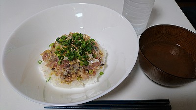 あじのなめろう丼の完成